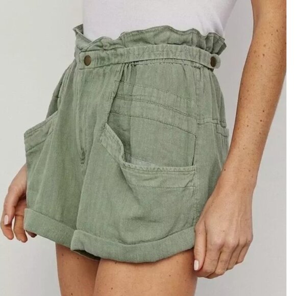 Free People Topanga Cuff Short in Oil Green.  Medium - Picture 2 of 6